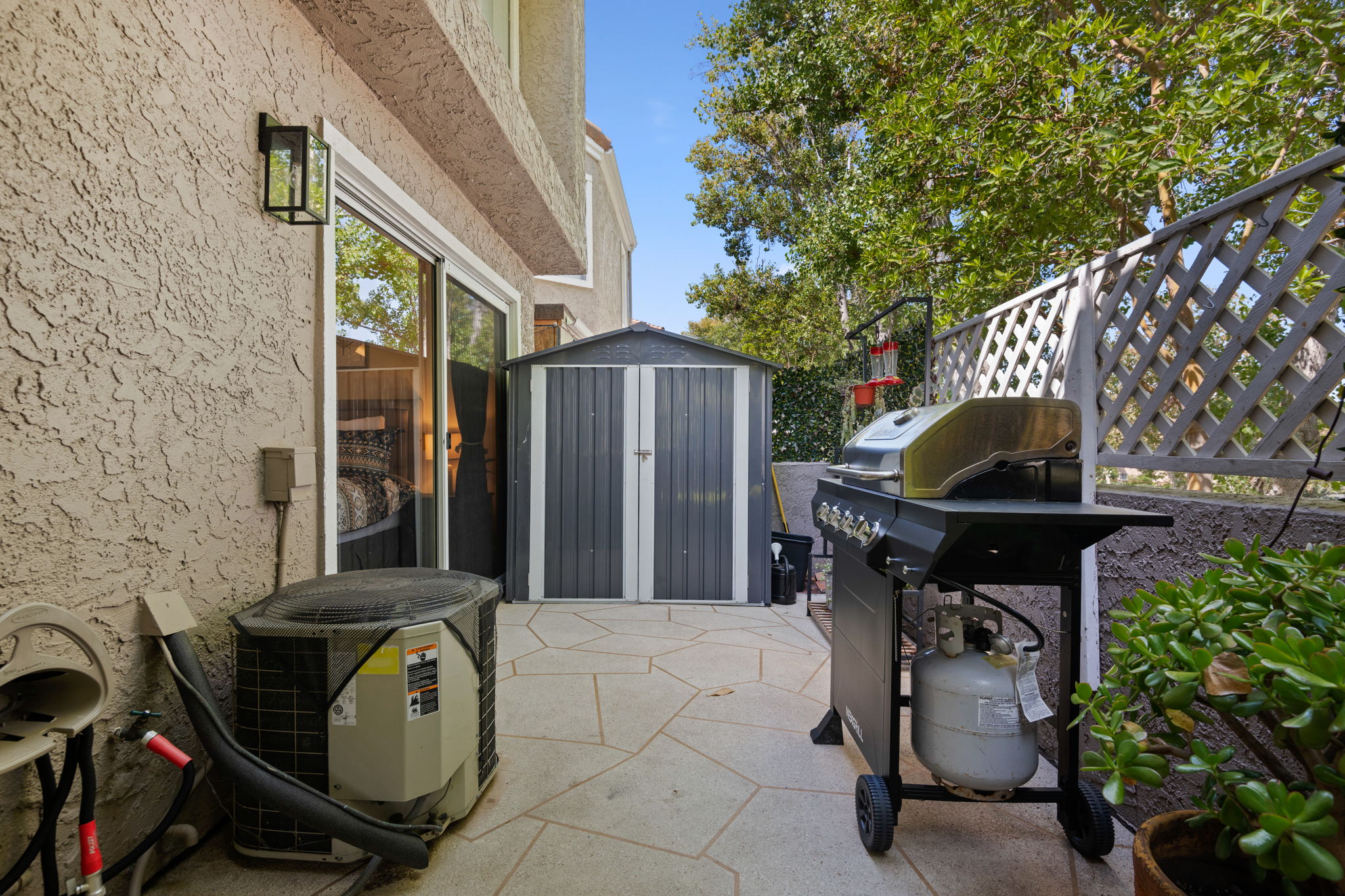 20-Bedroom Patio