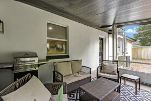 Screened-in Porch