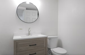 Bathroom 2 - 49567891