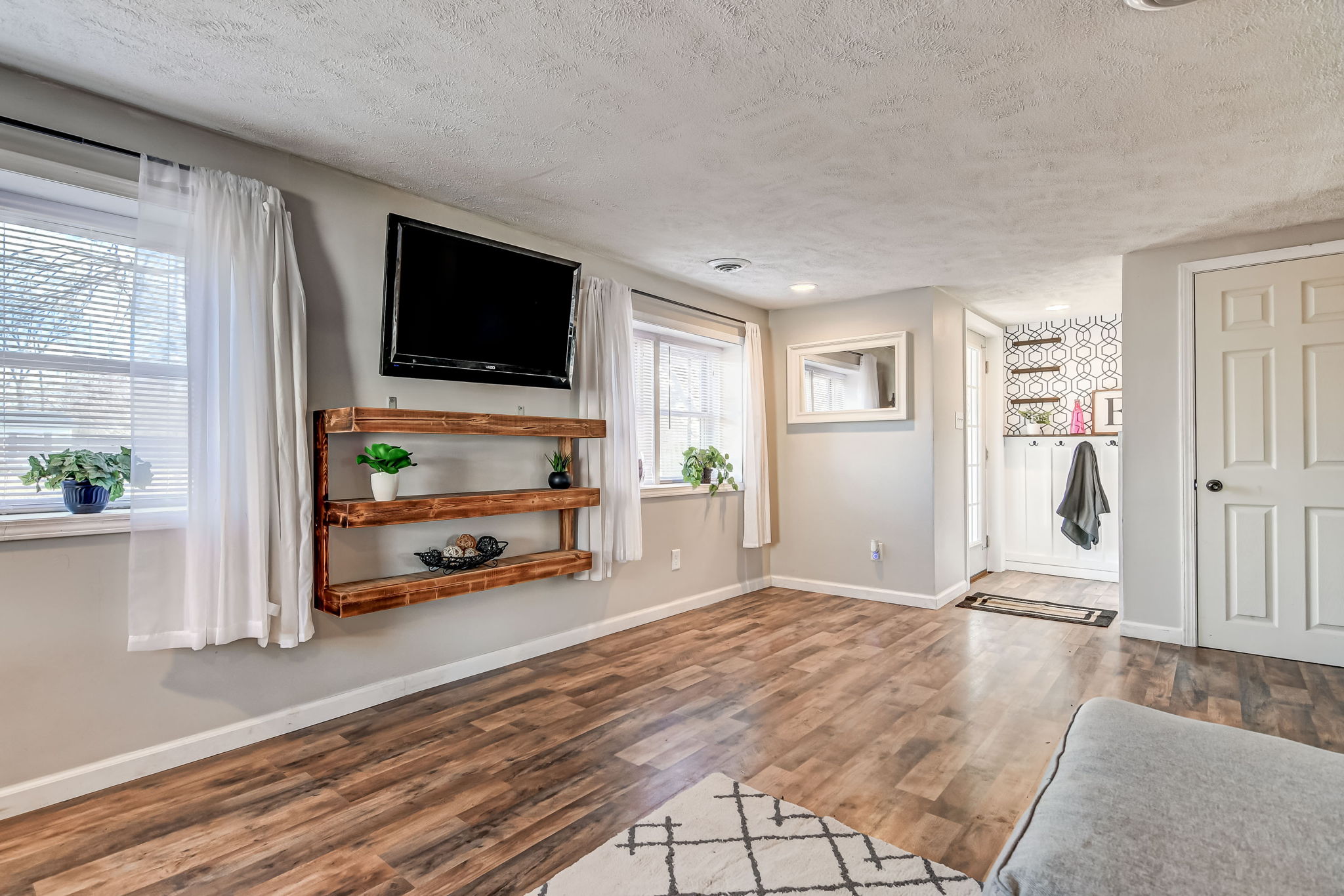 6033 Mill St, Pleasant Plains, IL 62677 Design Eyes Photography