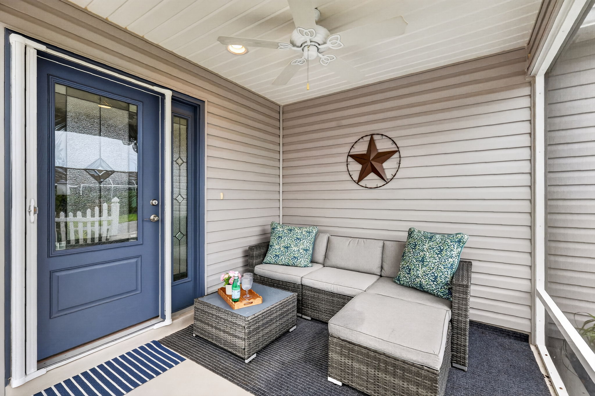 Front Lanai and Entry