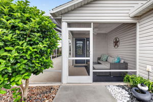 Front Lanai and Entry