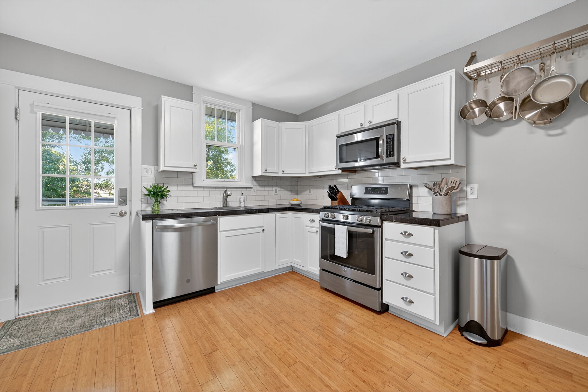 The kitchen at Elizabeth features gas cooking and SO much cabinet space.