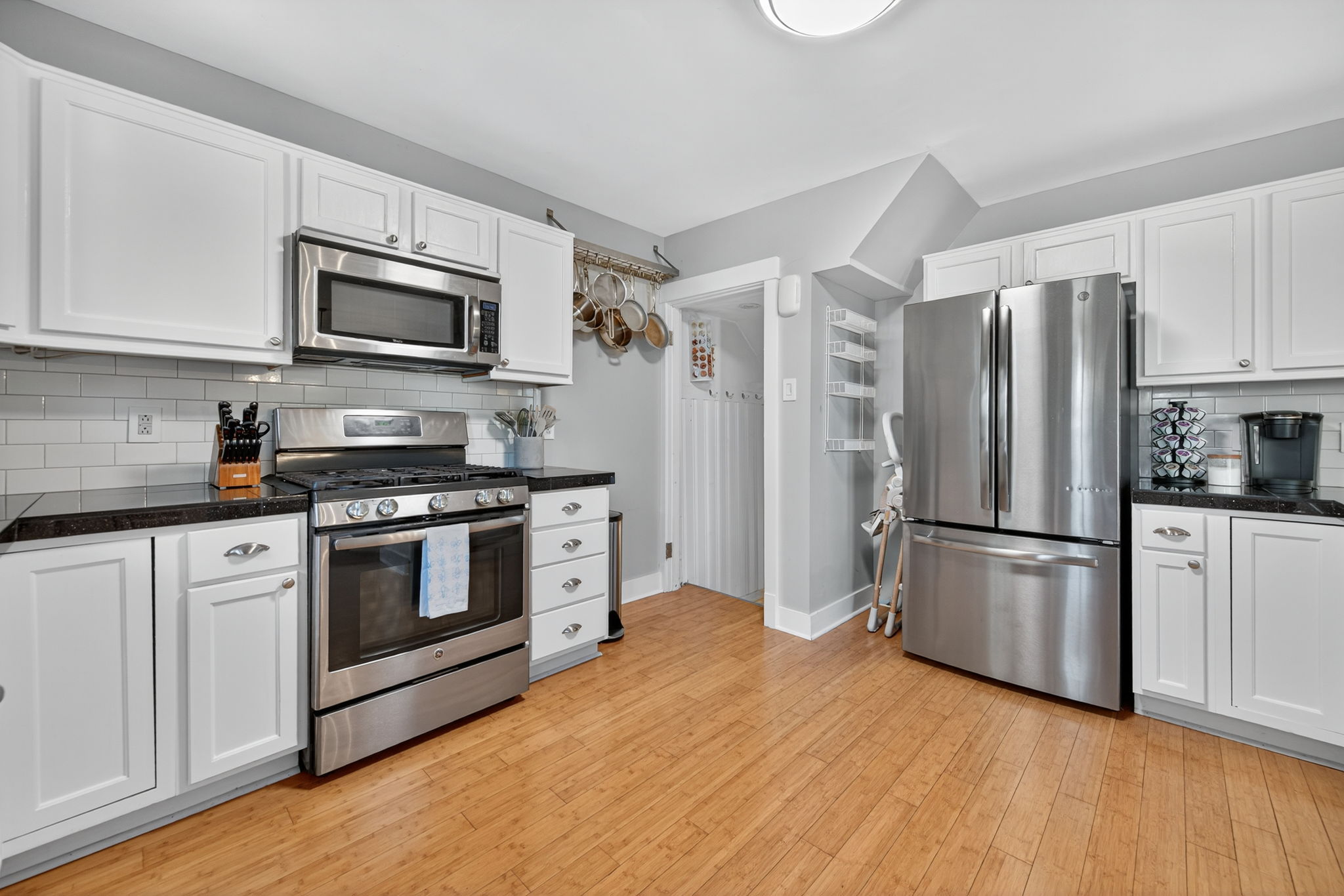 If you love to cook, you will fall in love with this kitchen!