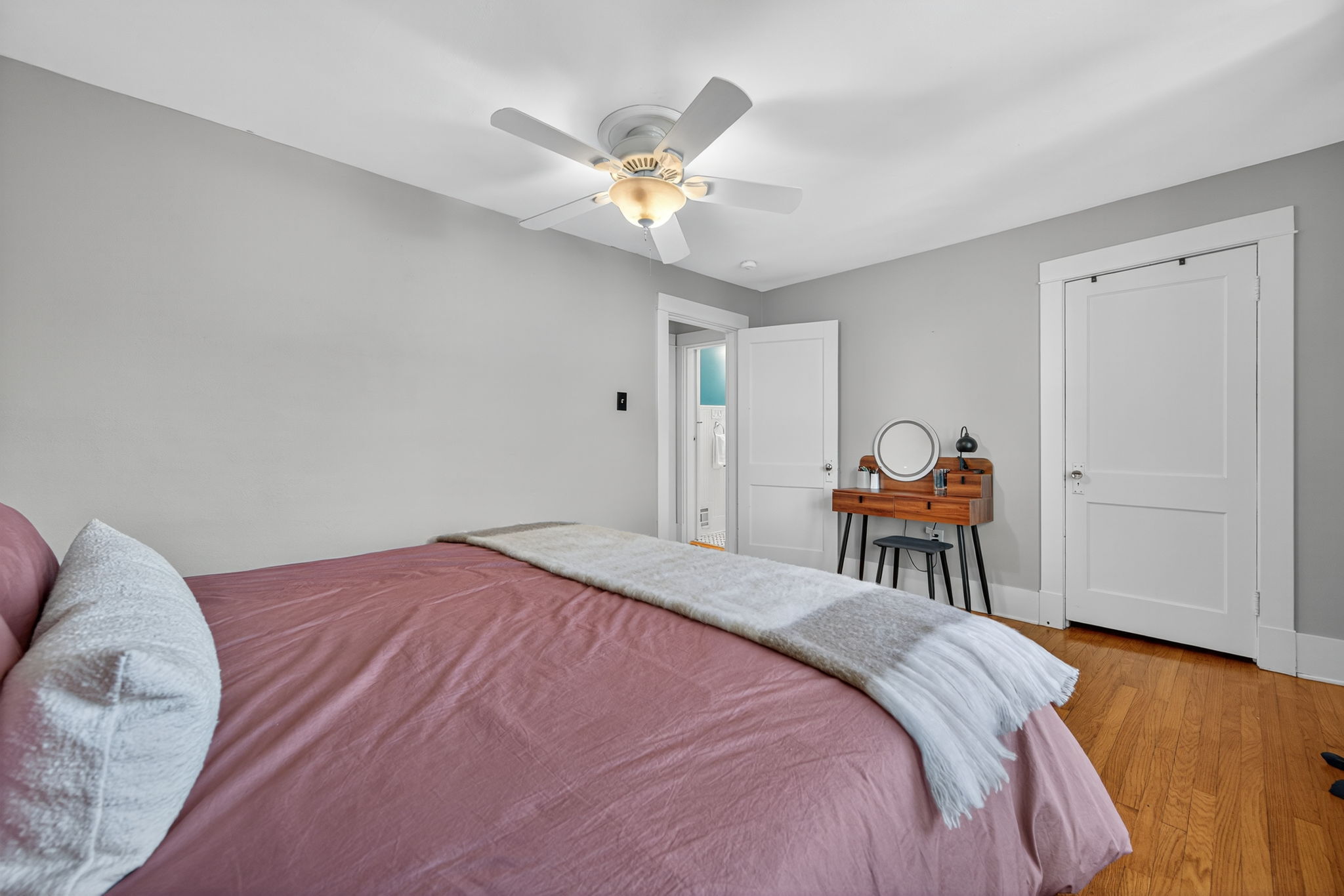 It also has a sizable organized walk-in closet!