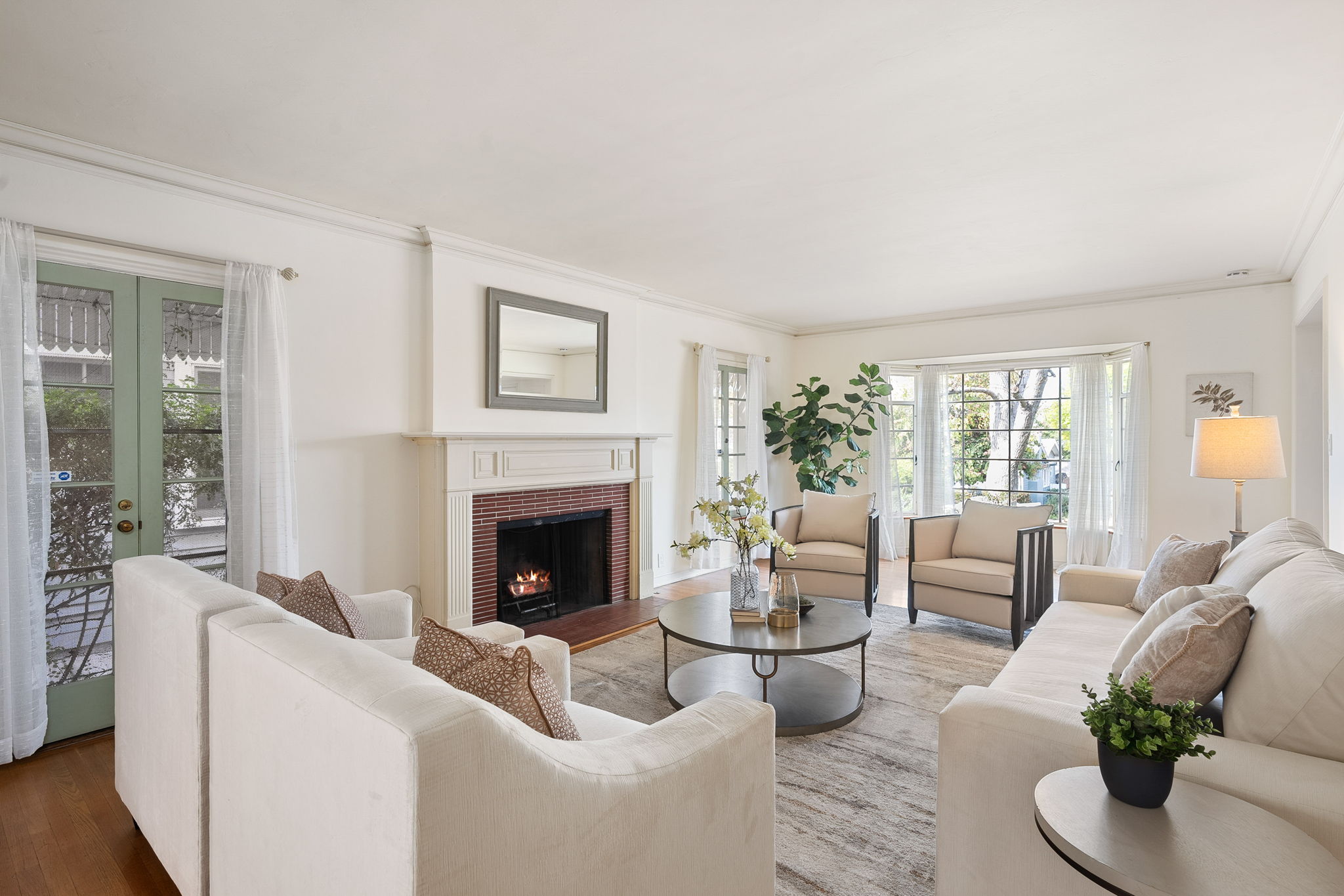 6036 Friends Avenue-11