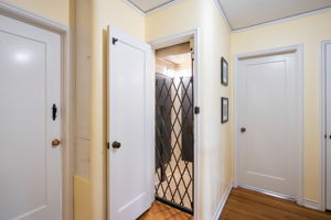 6036 Friends Avenue-30
