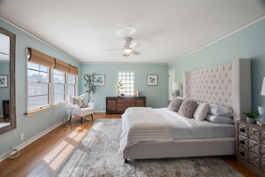 6036 Friends Avenue-36