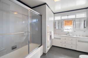 6036 Friends Avenue-44