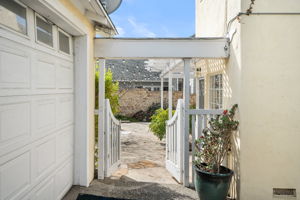 6036 Friends Avenue-46