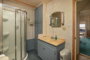 17-Bathroom