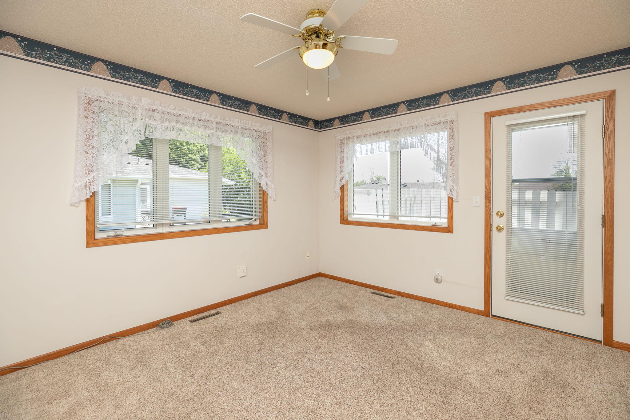 16-Sun Room