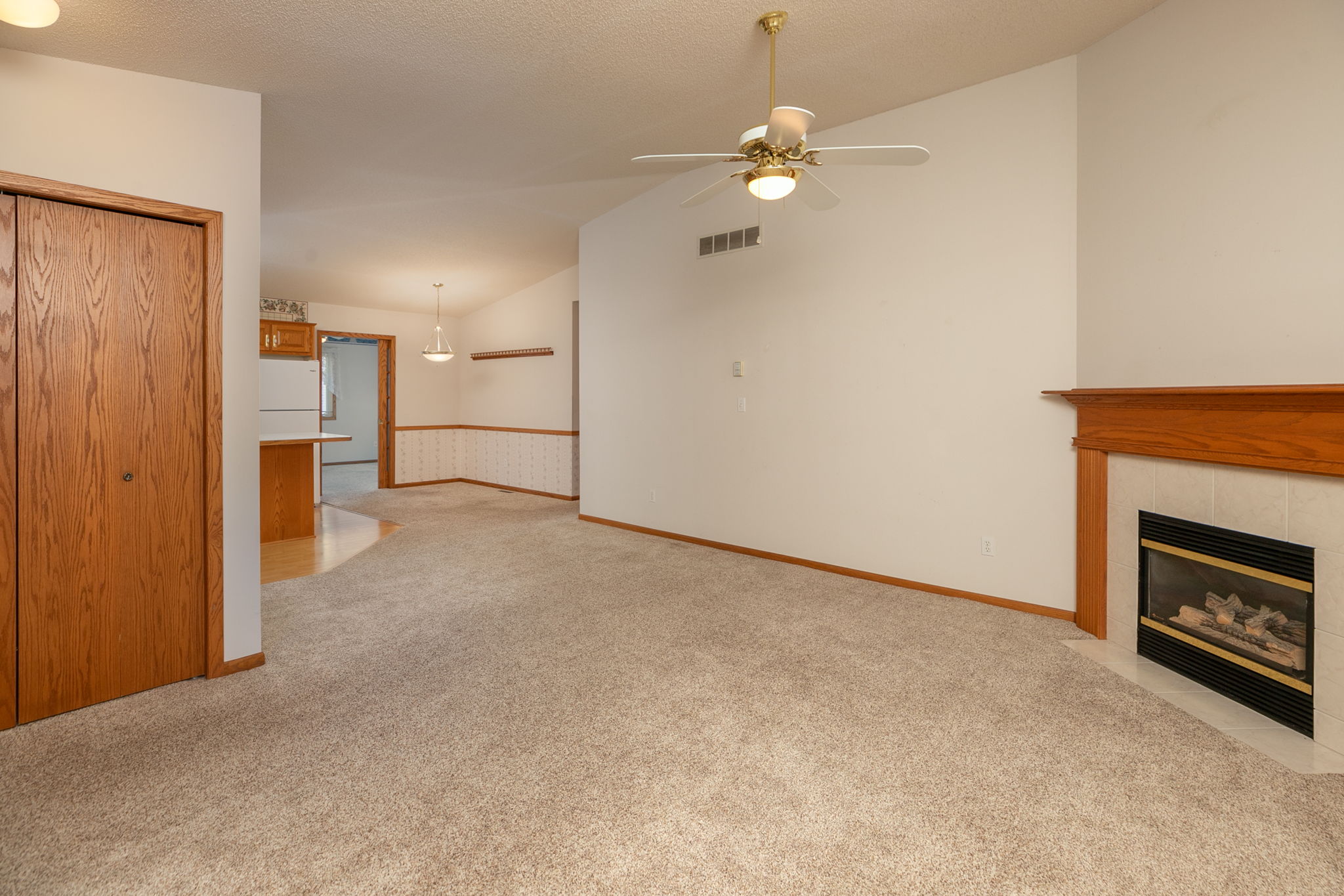 06-Living Room