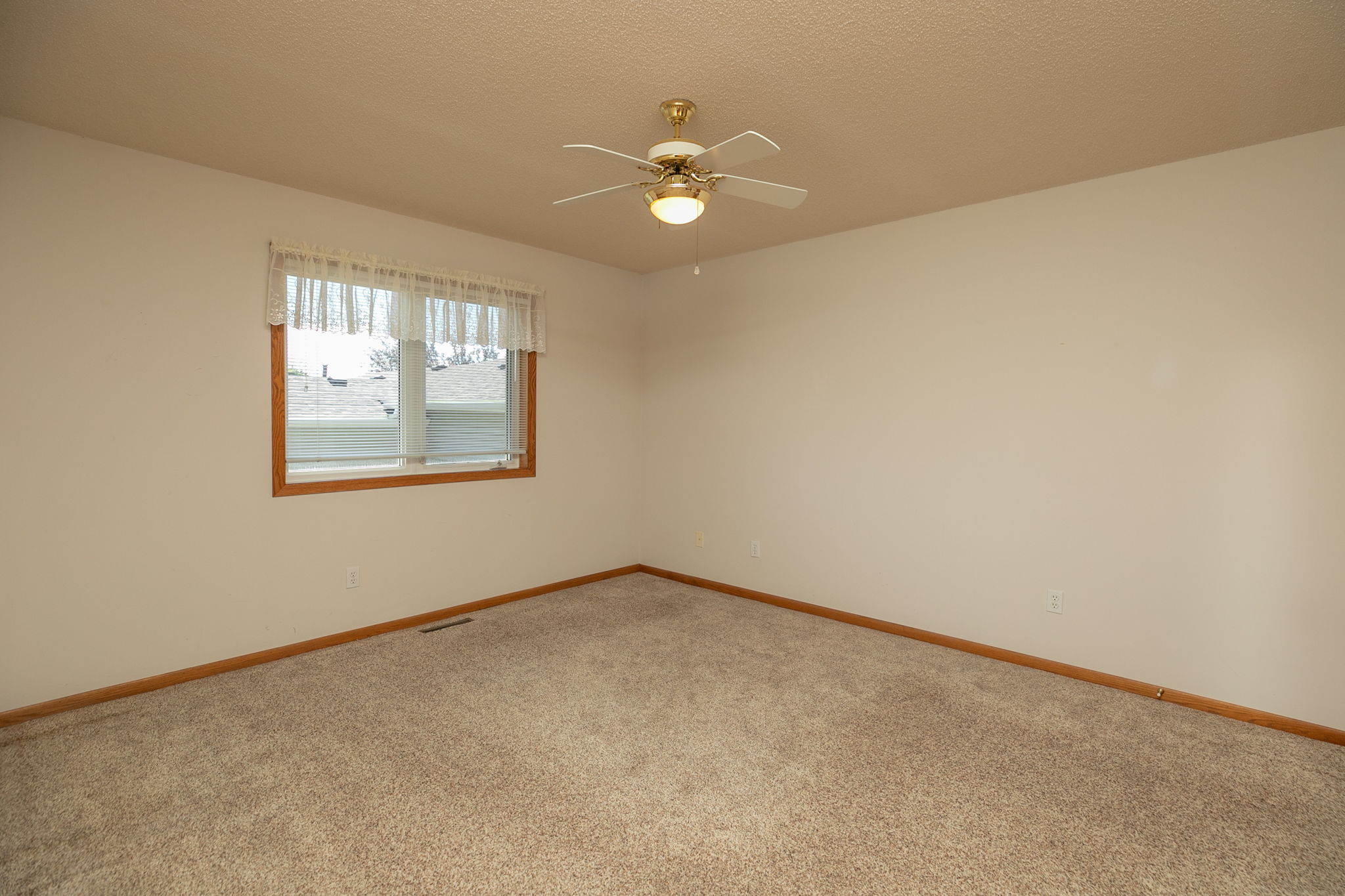 18-Primary Bedroom