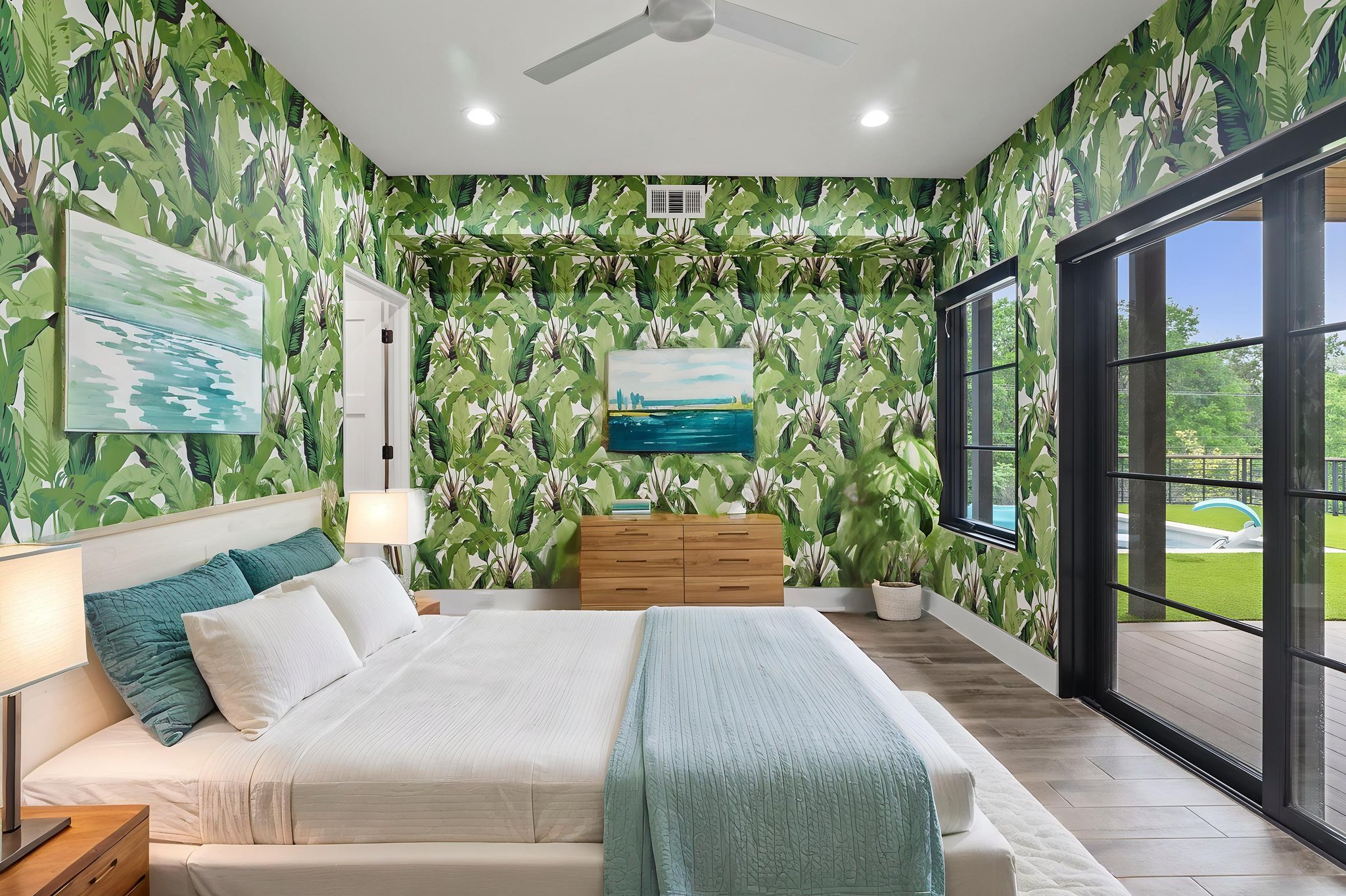 DSC02084 virtually staged.jpeg