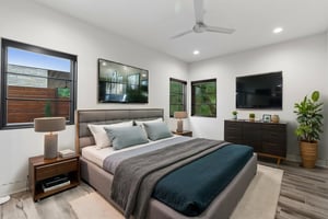 DSC02129 virtually staged.jpeg