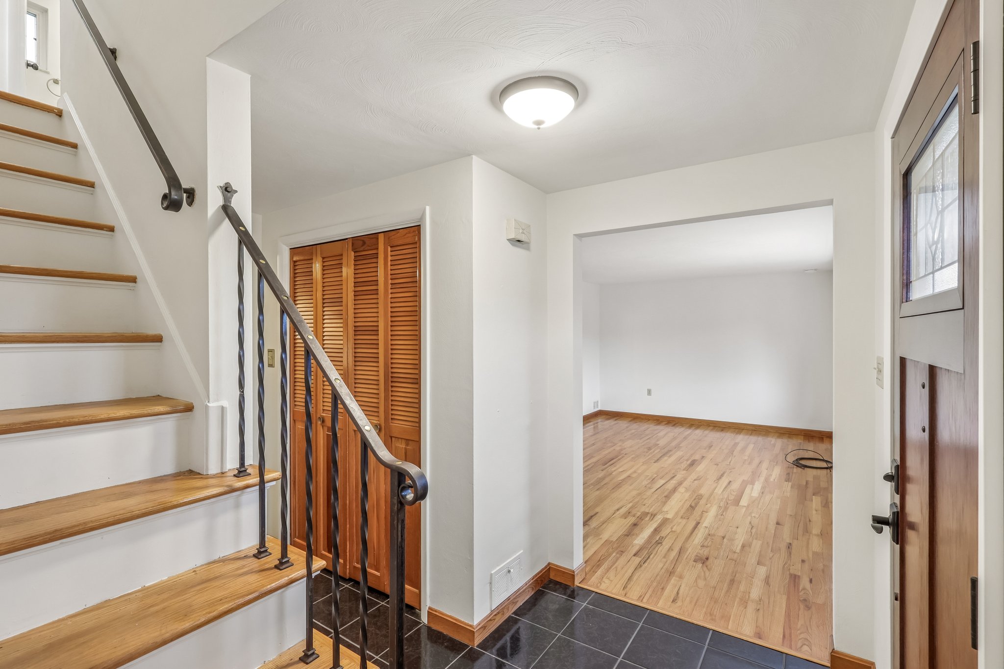 Calvert Ave-S0105-013.jpg