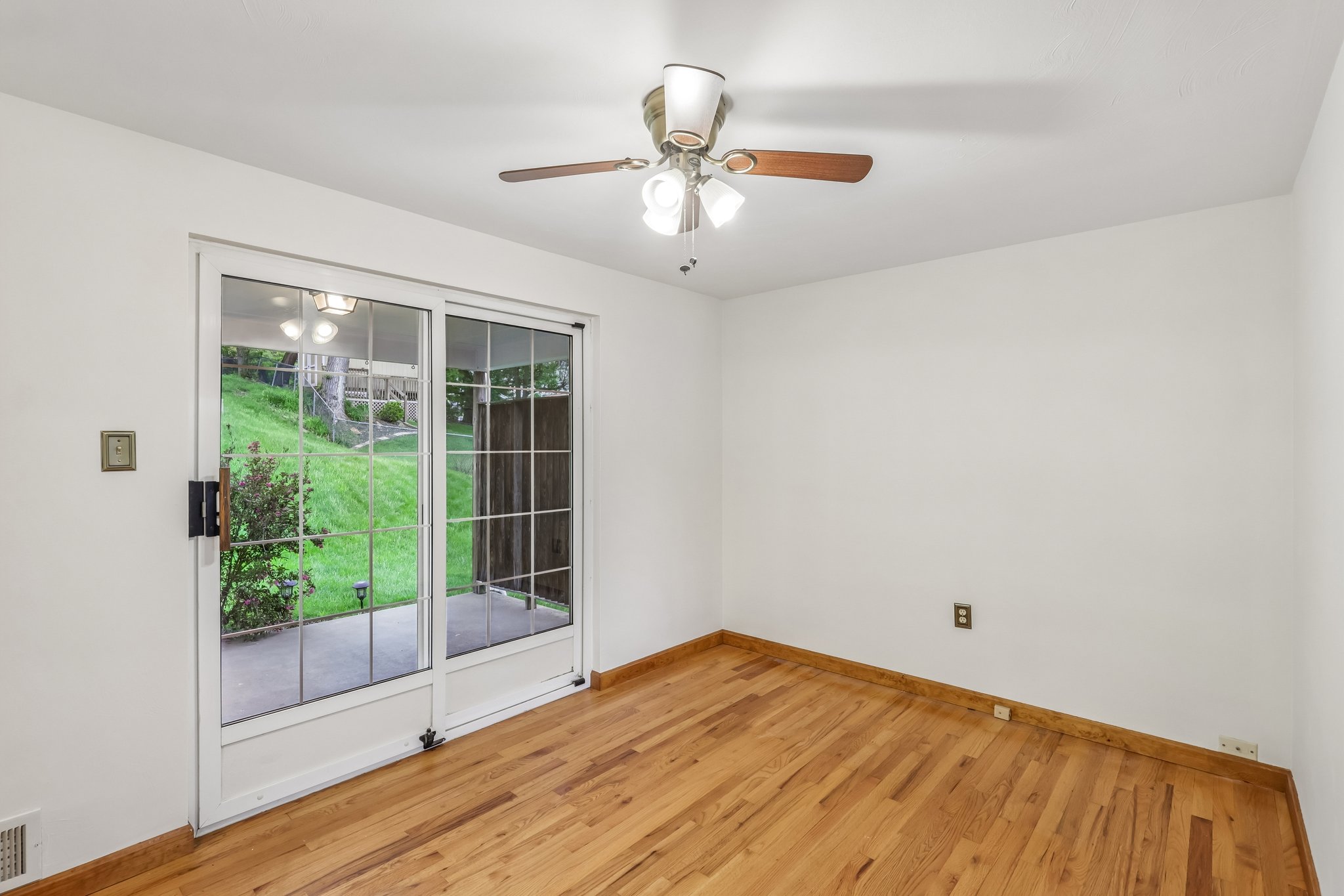 Calvert Ave-S0105-018.jpg