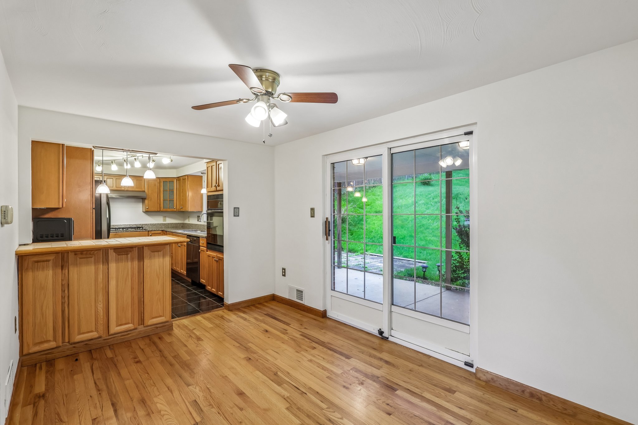 Calvert Ave-S0105-019.jpg