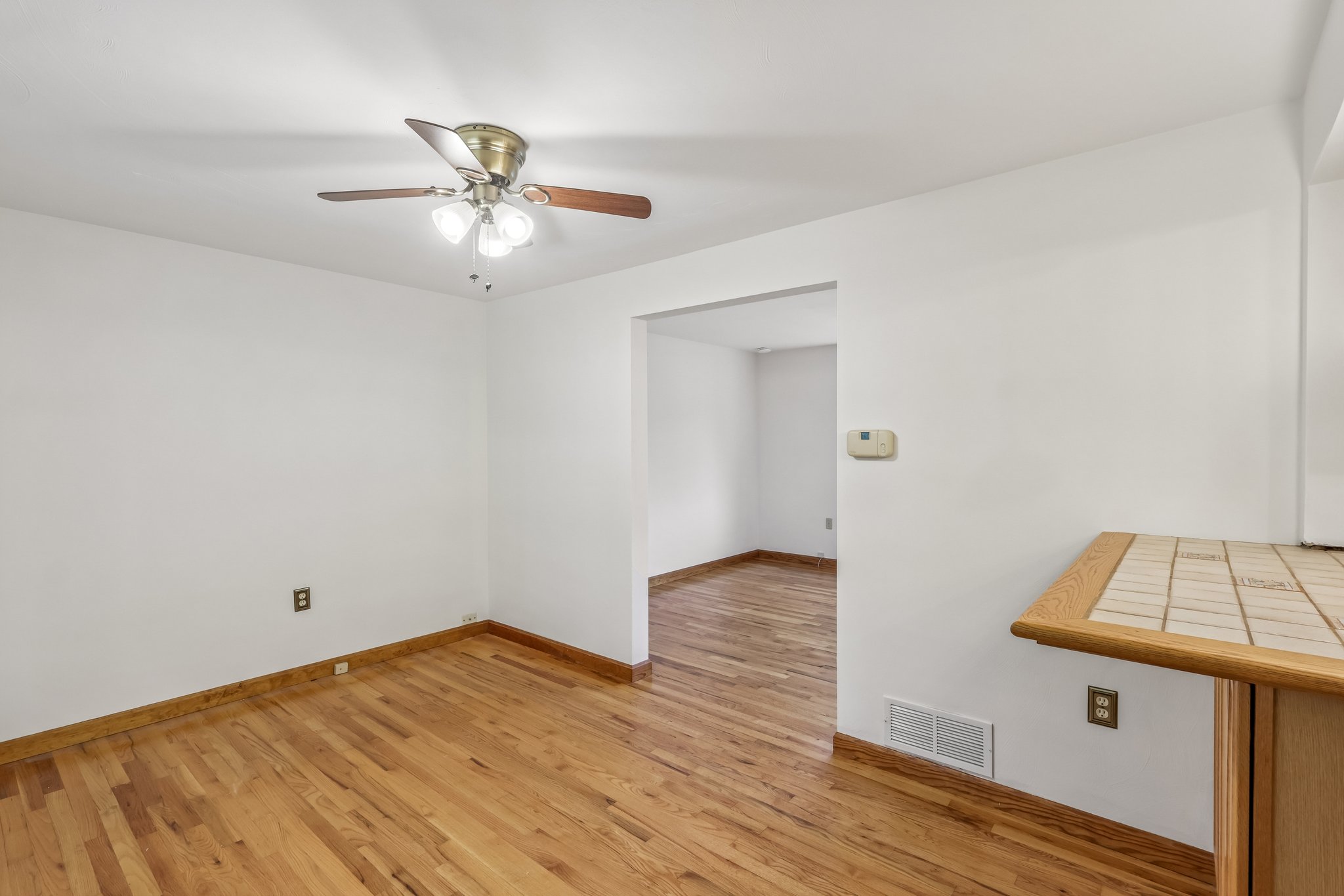 Calvert Ave-S0105-021.jpg