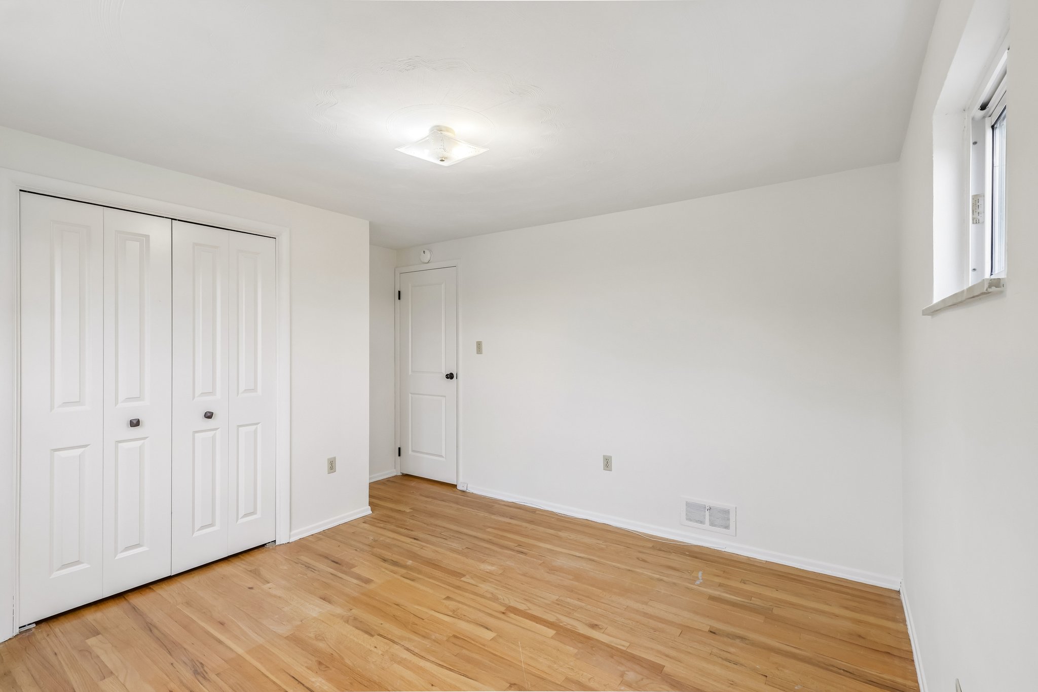 Calvert Ave-S0105-046.jpg