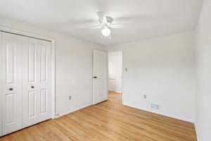 Calvert Ave-S0105-042.jpg