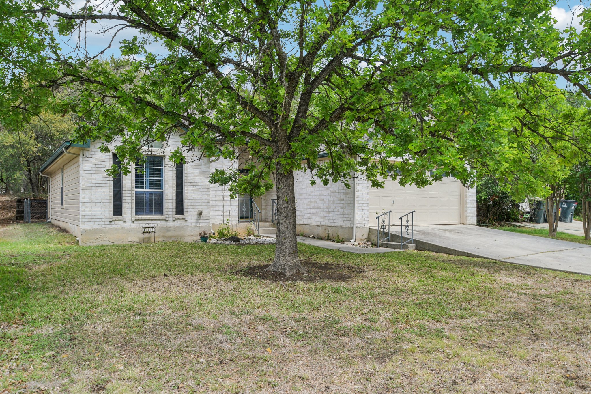 Clyde Ct-S0304-003.jpg