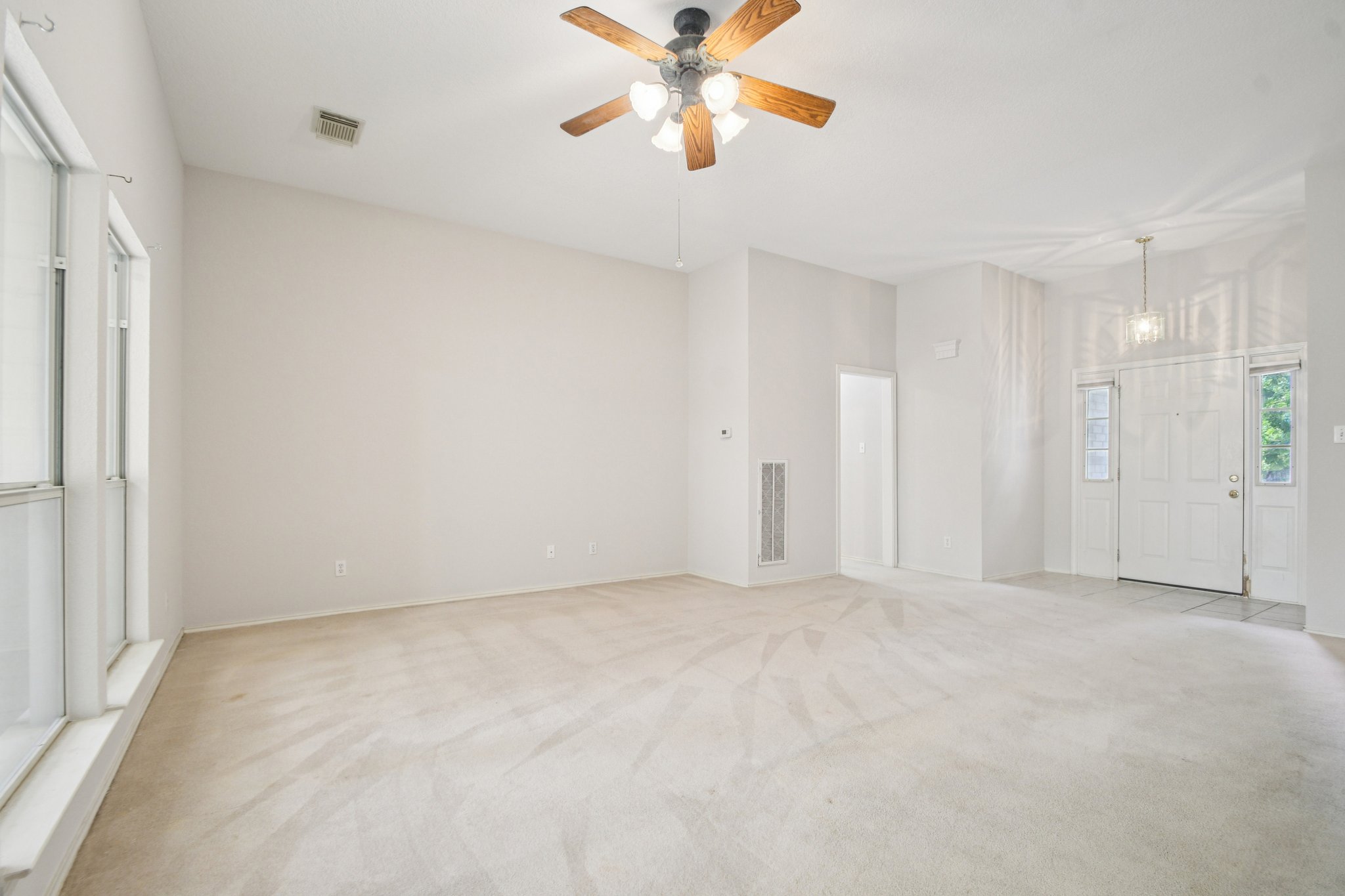 Clyde Ct-S0304-006.jpg