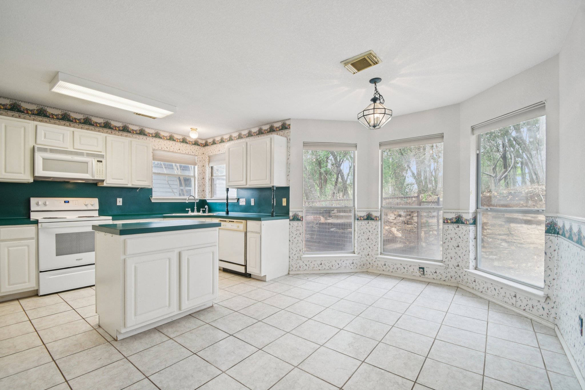 Clyde Ct-S0304-010.jpg