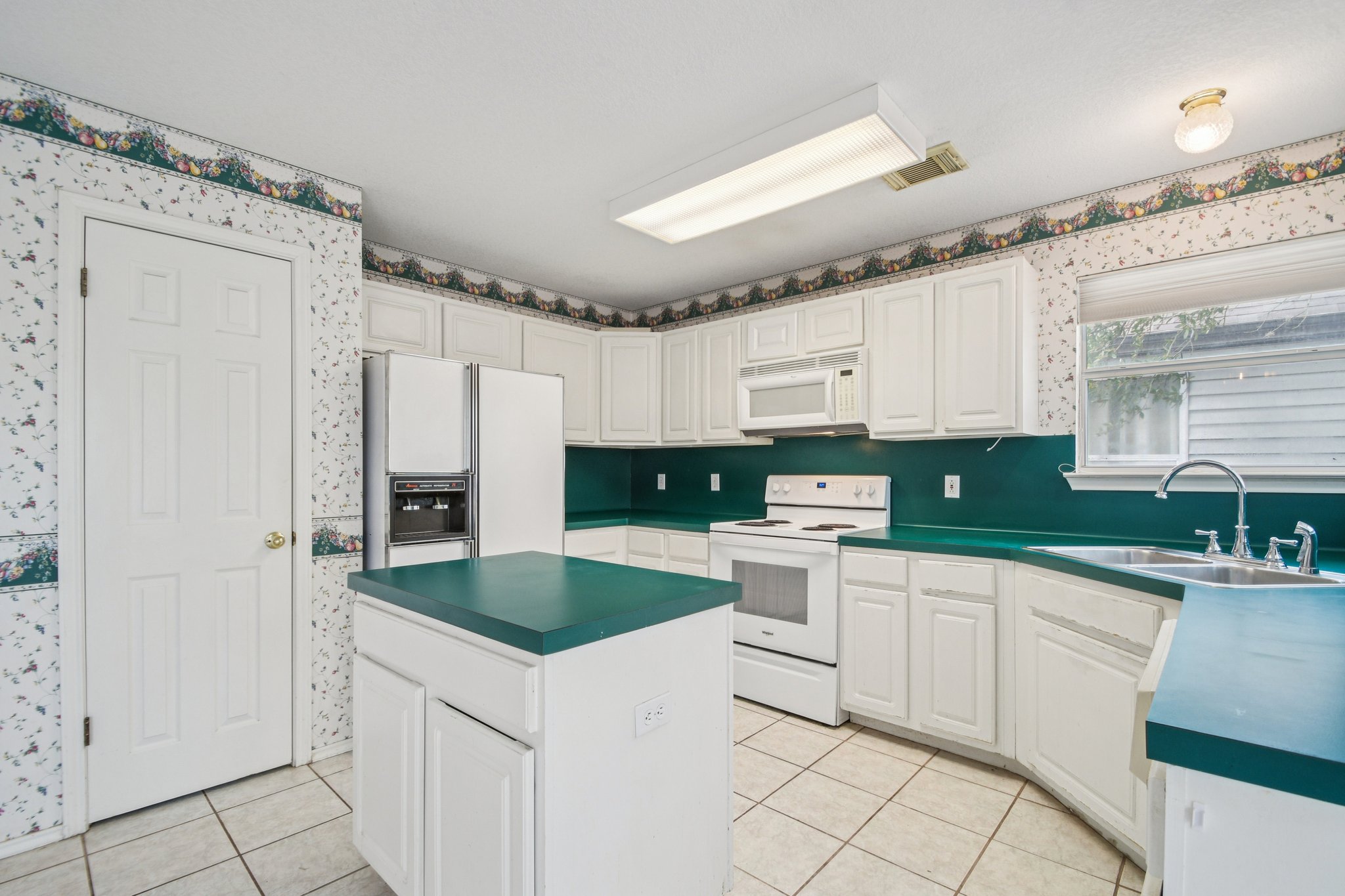 Clyde Ct-S0304-013.jpg