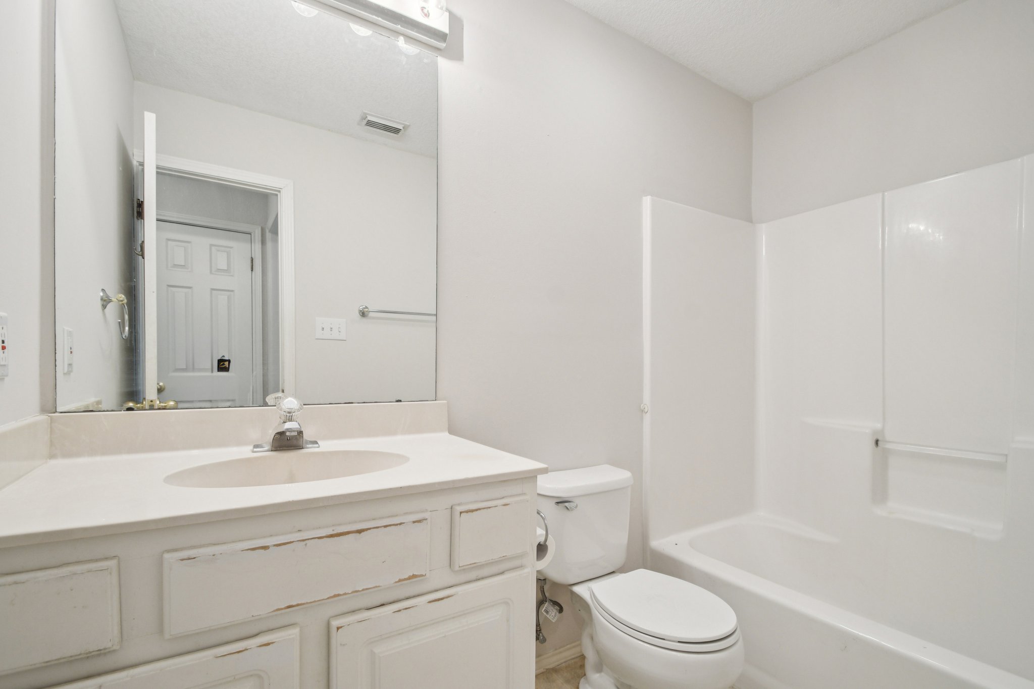 Clyde Ct-S0304-015.jpg