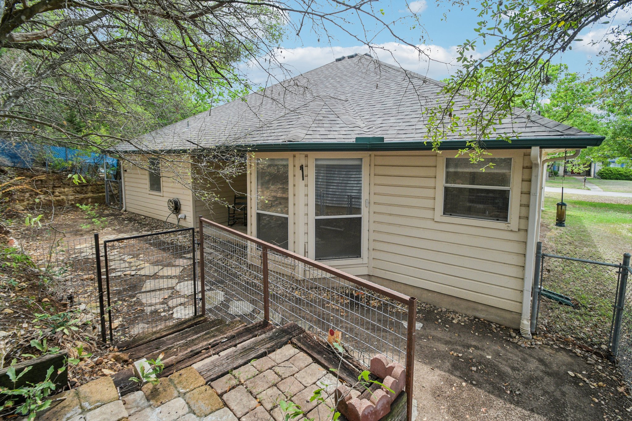 Clyde Ct-S0304-034.jpg