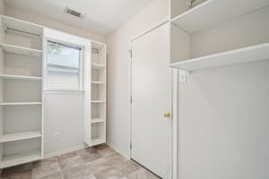 Clyde Ct-S0304-030.jpg