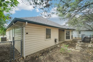 Clyde Ct-S0304-033.jpg