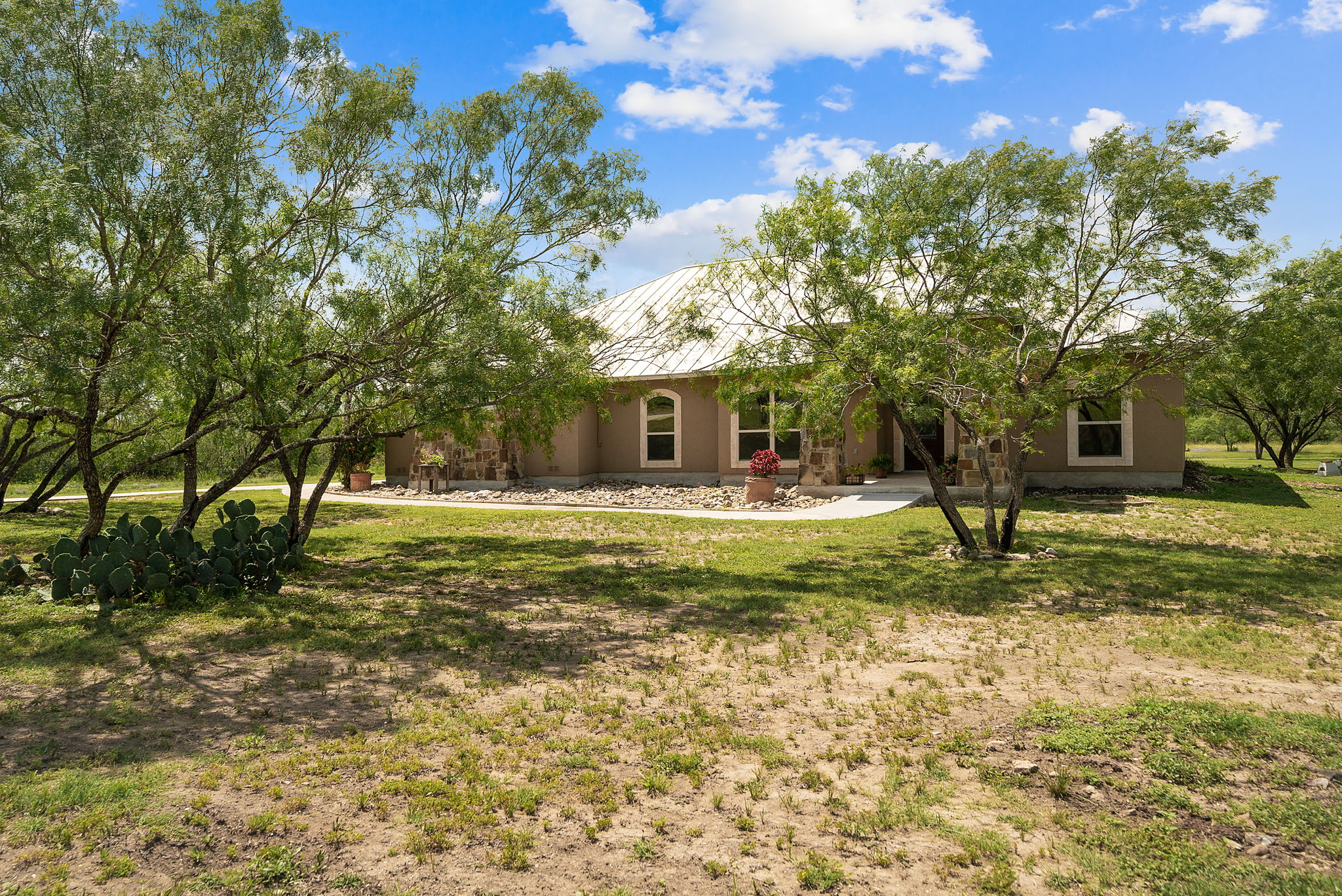 604 County Rd 367, Hondo, TX 78861 atg.photography