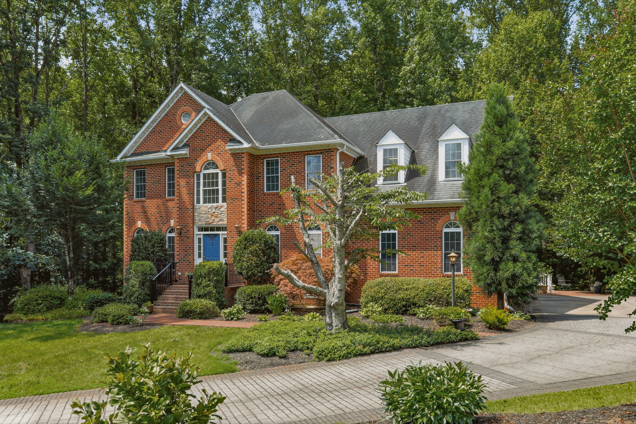 03-Exterior Front