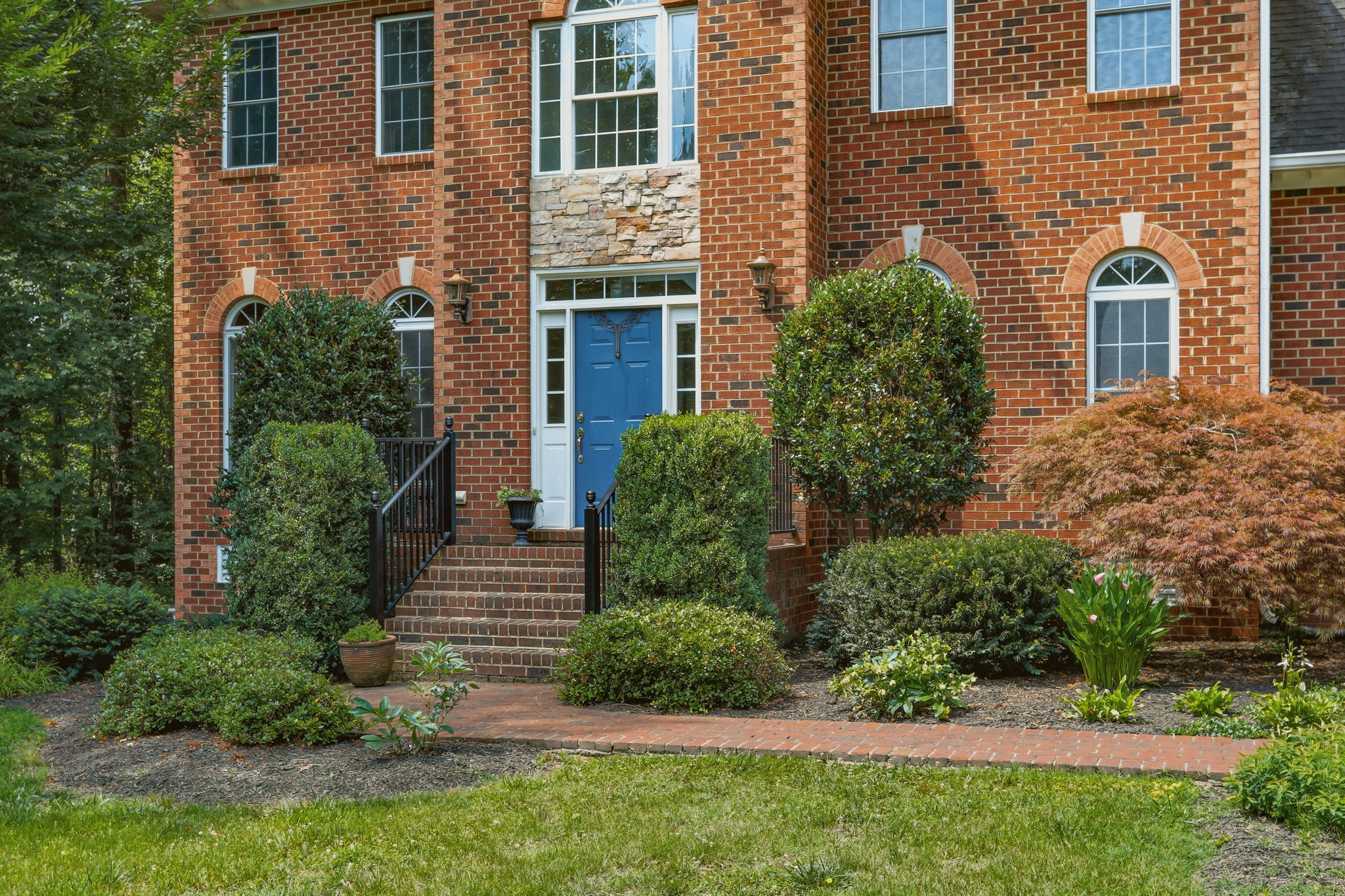 04-Exterior Front