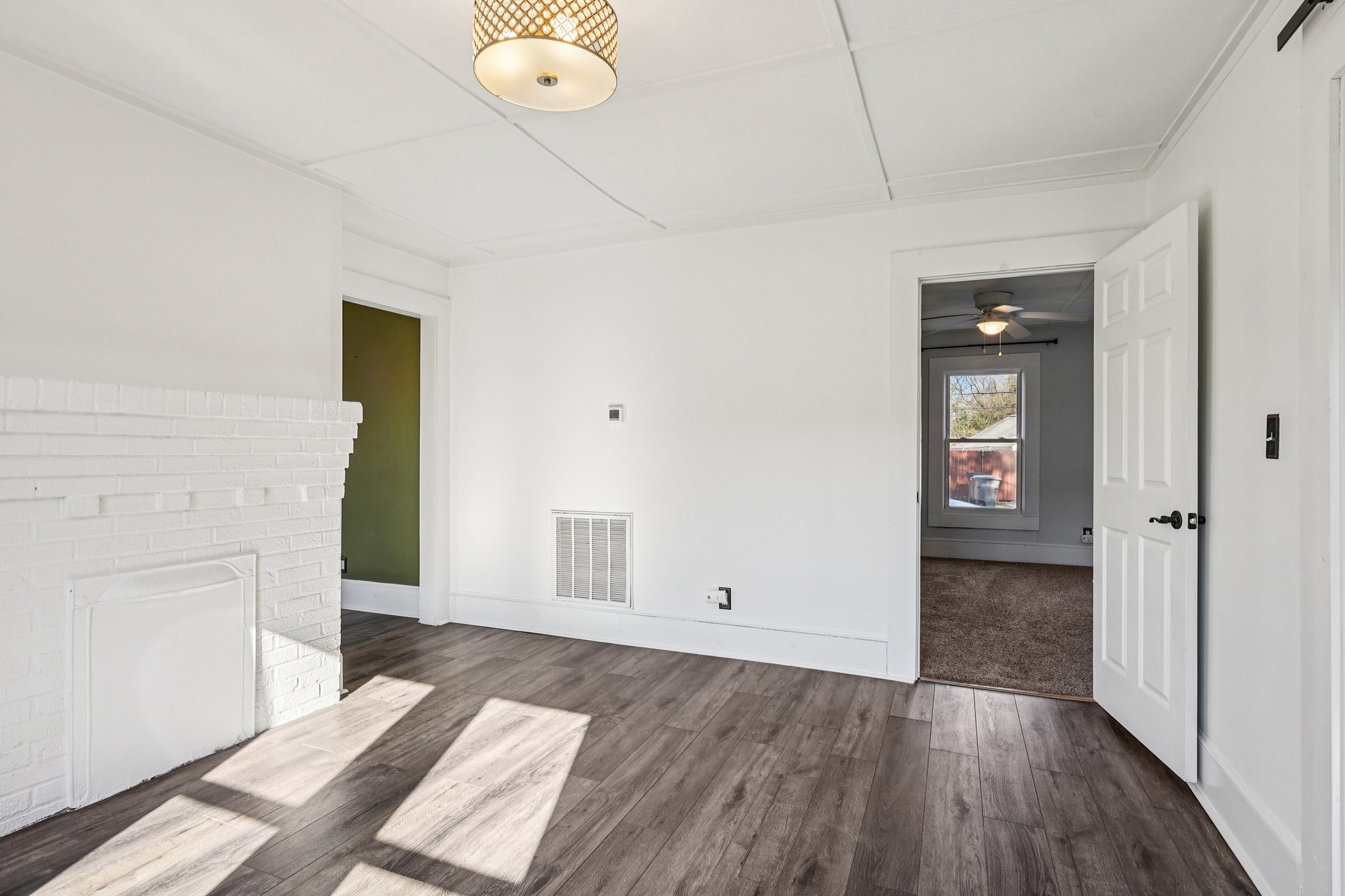 Fairview St-S1701-012.jpg