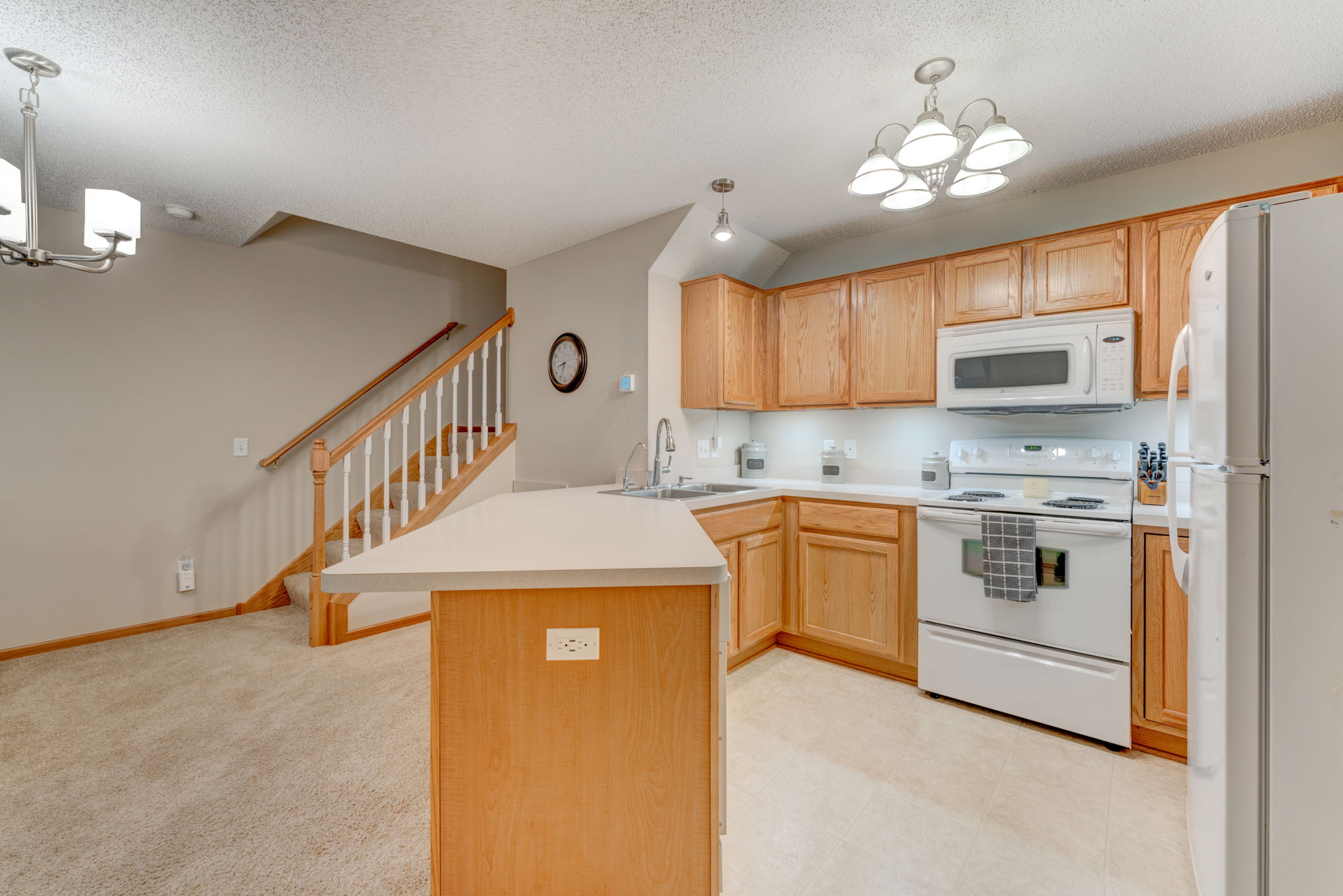 Kitchen/Breakfast Bar