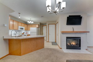 Kitchen/Breakfast Bar