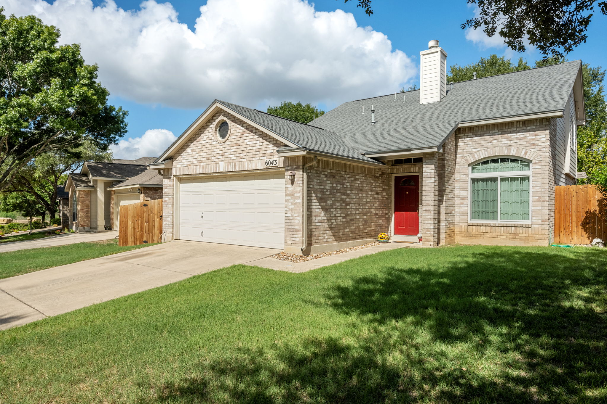 6043 Woodway Ct, San Antonio, TX 78249, USA Photo 2