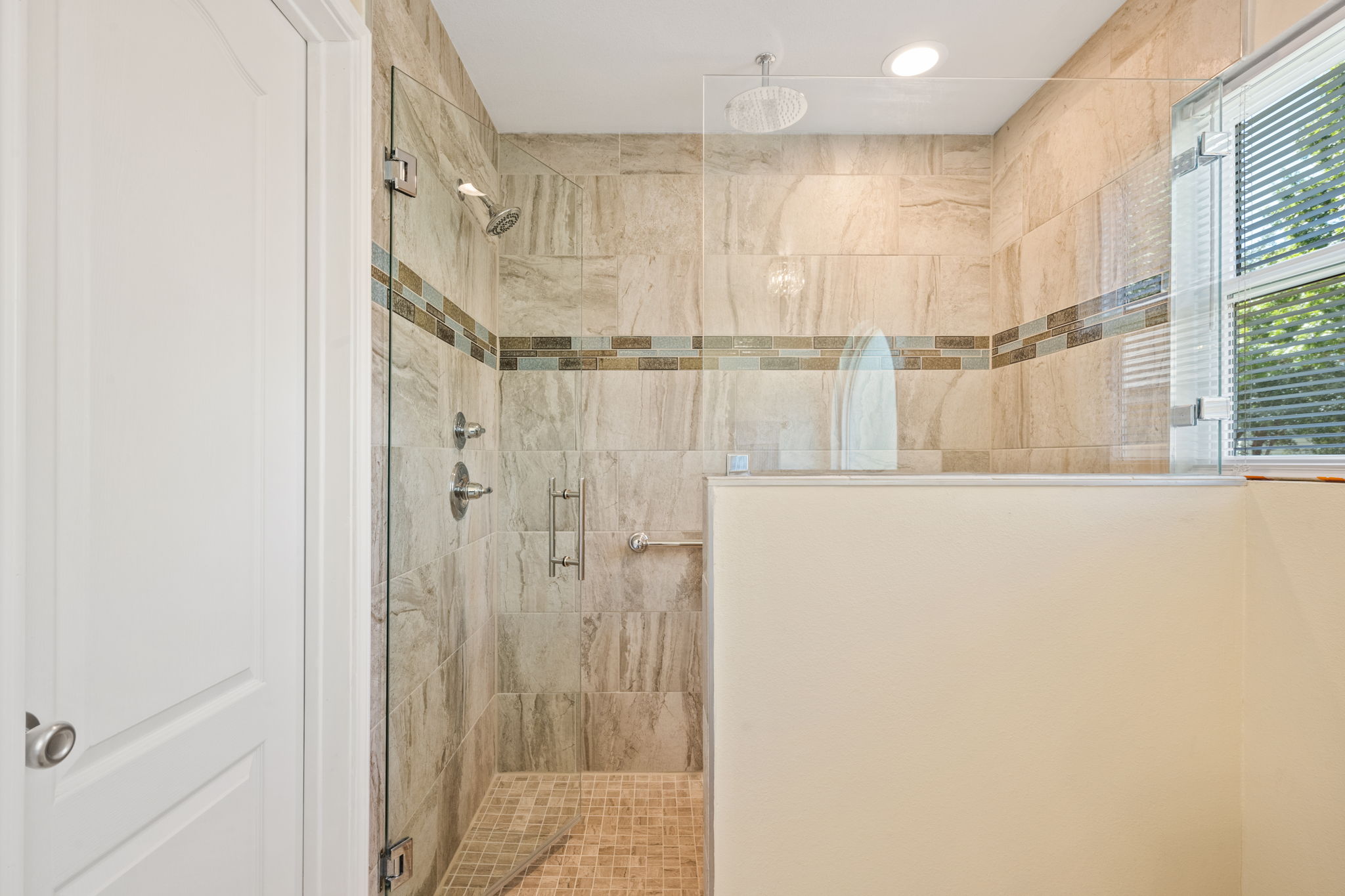 6043 Woodway Ct, San Antonio, TX 78249, USA Photo 16