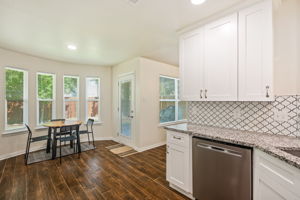 6043 Woodway Ct, San Antonio, TX 78249, USA Photo 10