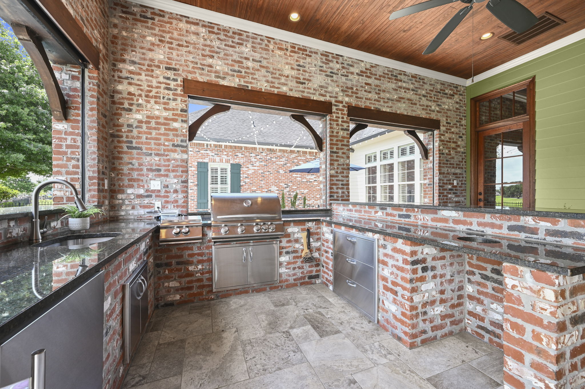 Outdoor Kitchen