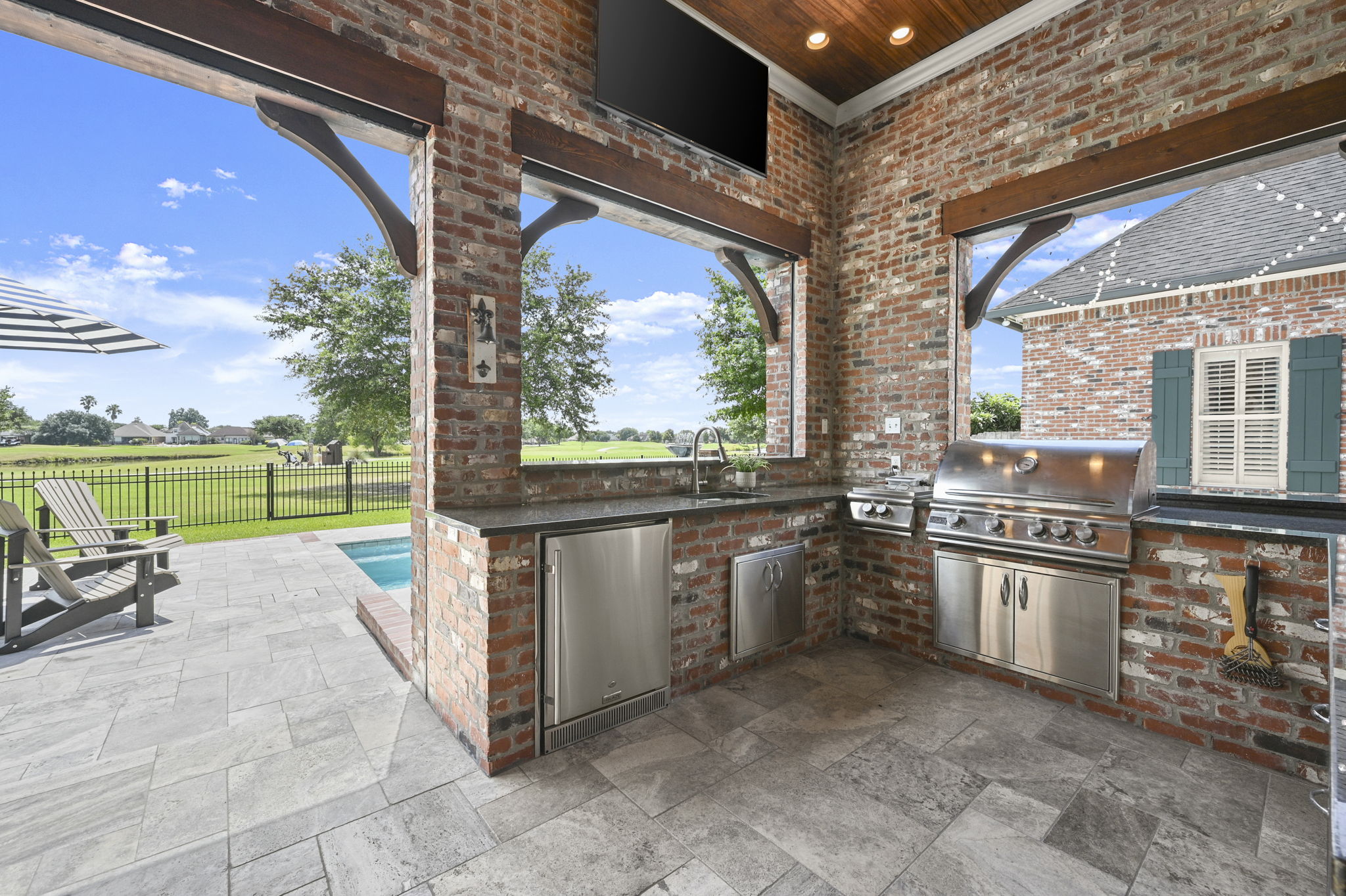 Outdoor Kitchen