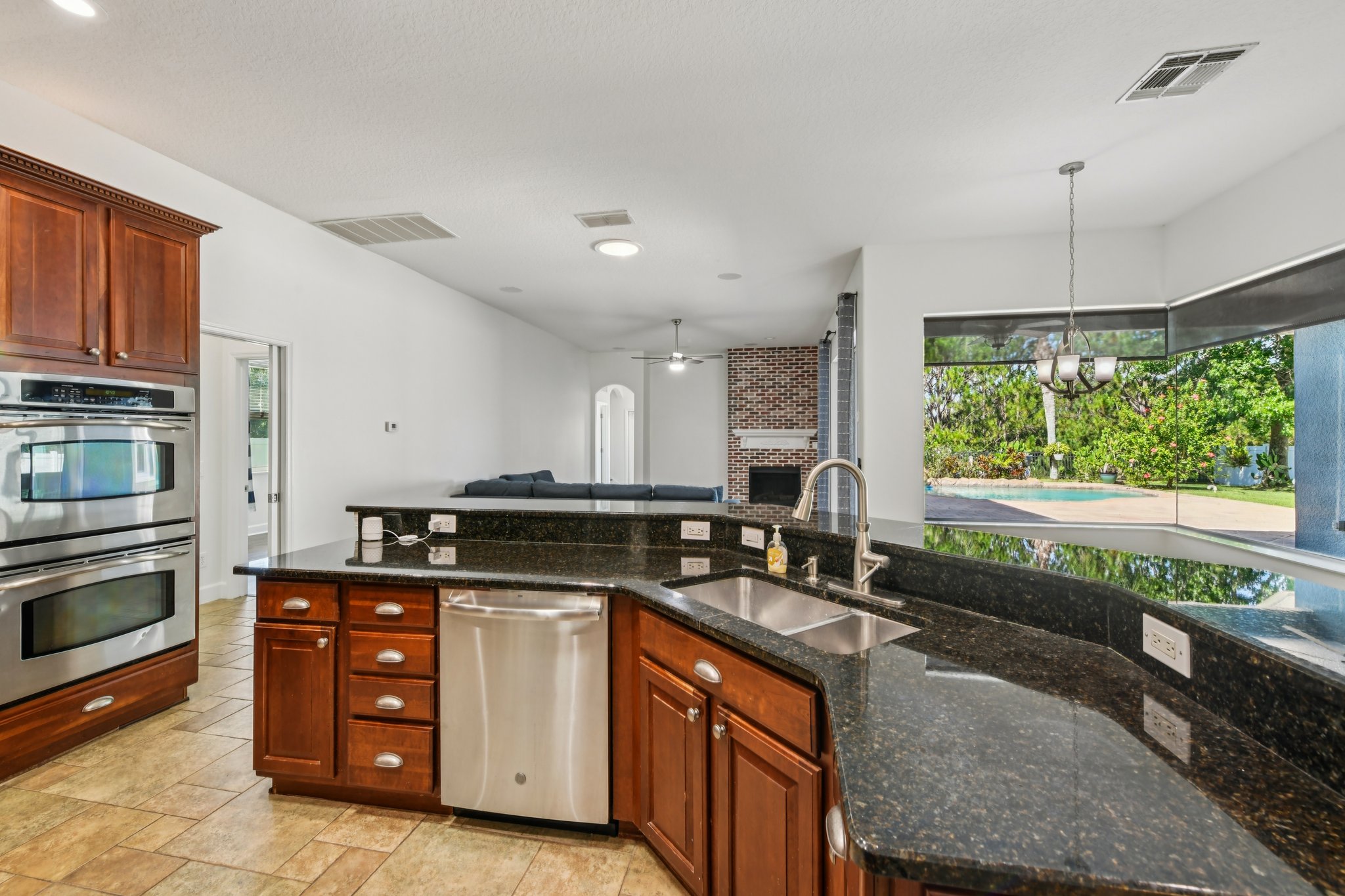 Tremayne Dr-S2706-020.jpg