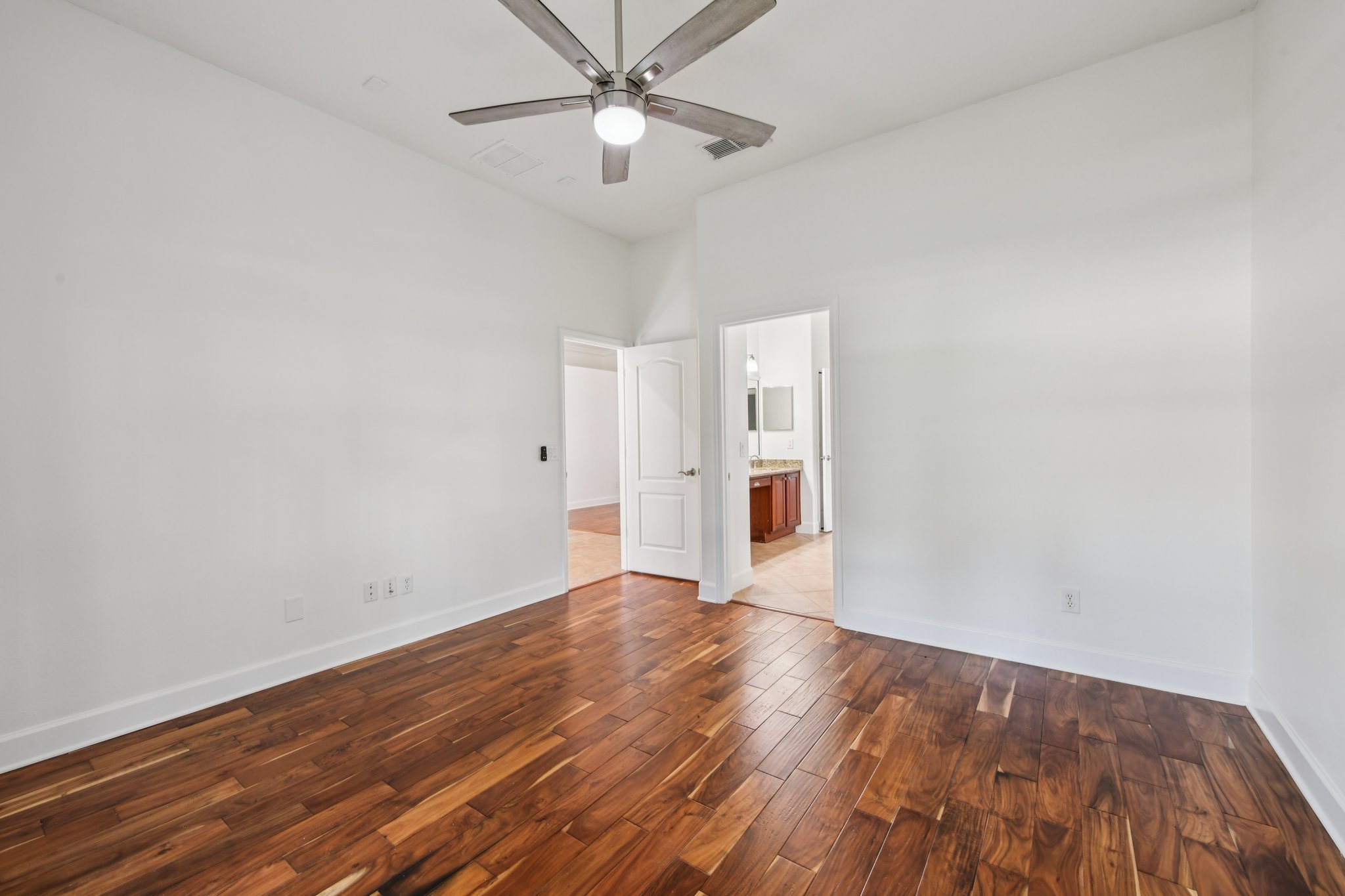 Tremayne Dr-S2706-023.jpg
