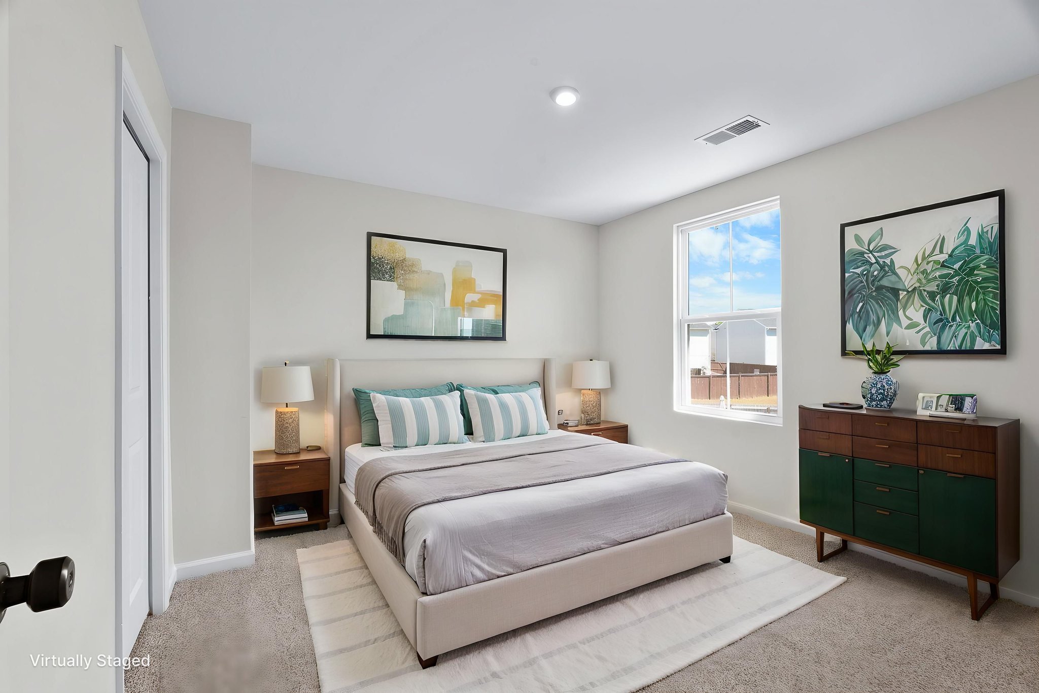 605 MAPLESTEAD FINAL (17 of 27) virtually staged.jpeg