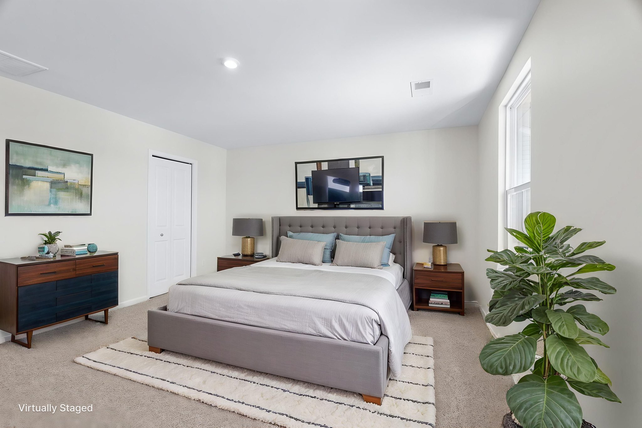 605 MAPLESTEAD FINAL (13 of 27) virtually staged.jpeg