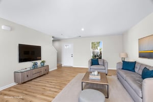 605 MAPLESTEAD FINAL (5 of 27) virtually staged.jpeg